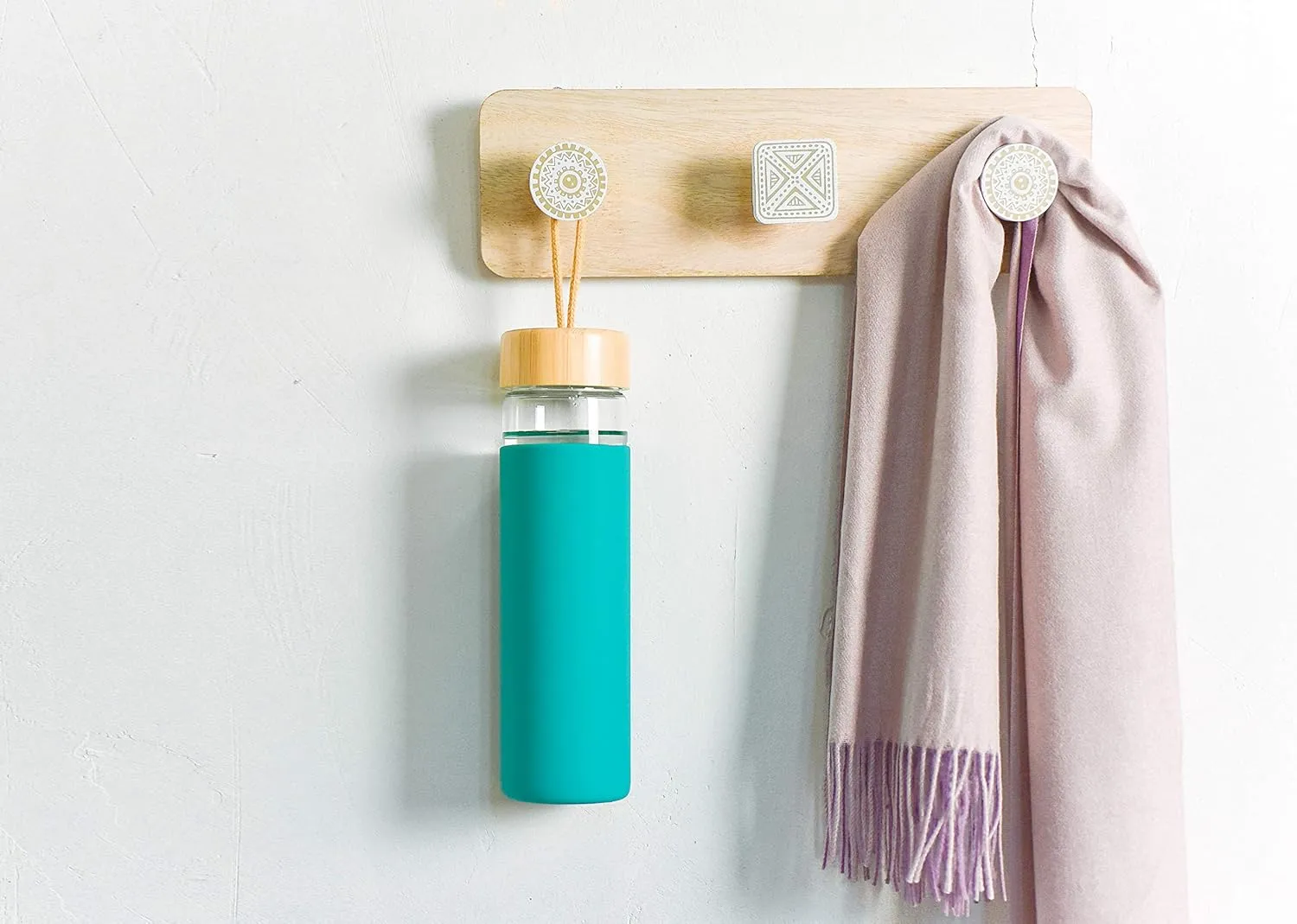 20 Oz Borosilicate Glass Water Bottle with Bamboo Lid and Silicone Sleeve – Reusable BPA Free Drinking Bottle with Lids - Cute Bottle for Women - Glass Shaker Bottle (Arcadia)