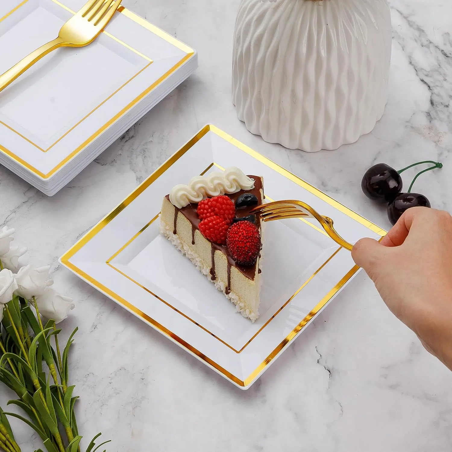 Goodluck 120 Pieces Gold Square Plastic Plates with Forks, Gold Dessert Plates for 60 Guests, Heavy Duty Disposable Plates for Party, Including 60 6.5" Plastic Plates and 60 7.4" Forks