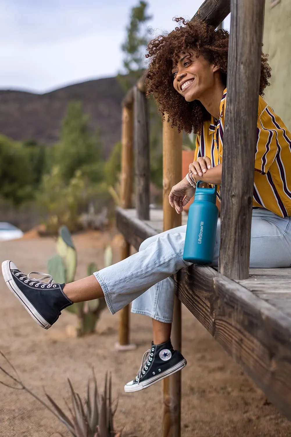 LifeStraw Go Series — Insulated Stainless Steel Water Filter Bottle for Travel and Everyday Use Removes Bacteria, Parasites and Microplastics, Improves Taste, 1L Laguna Teal