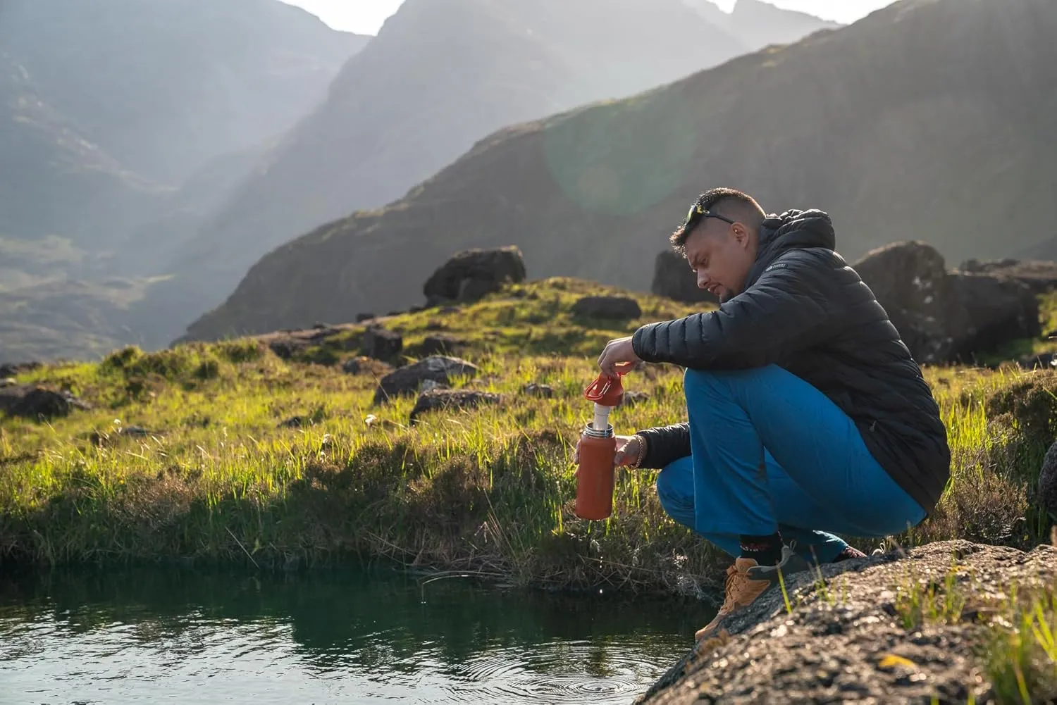 LifeStraw Go Series — Insulated Stainless Steel Water Filter Bottle for Travel and Everyday Use Removes Bacteria, Parasites and Microplastics, Improves Taste, 1L Laguna Teal