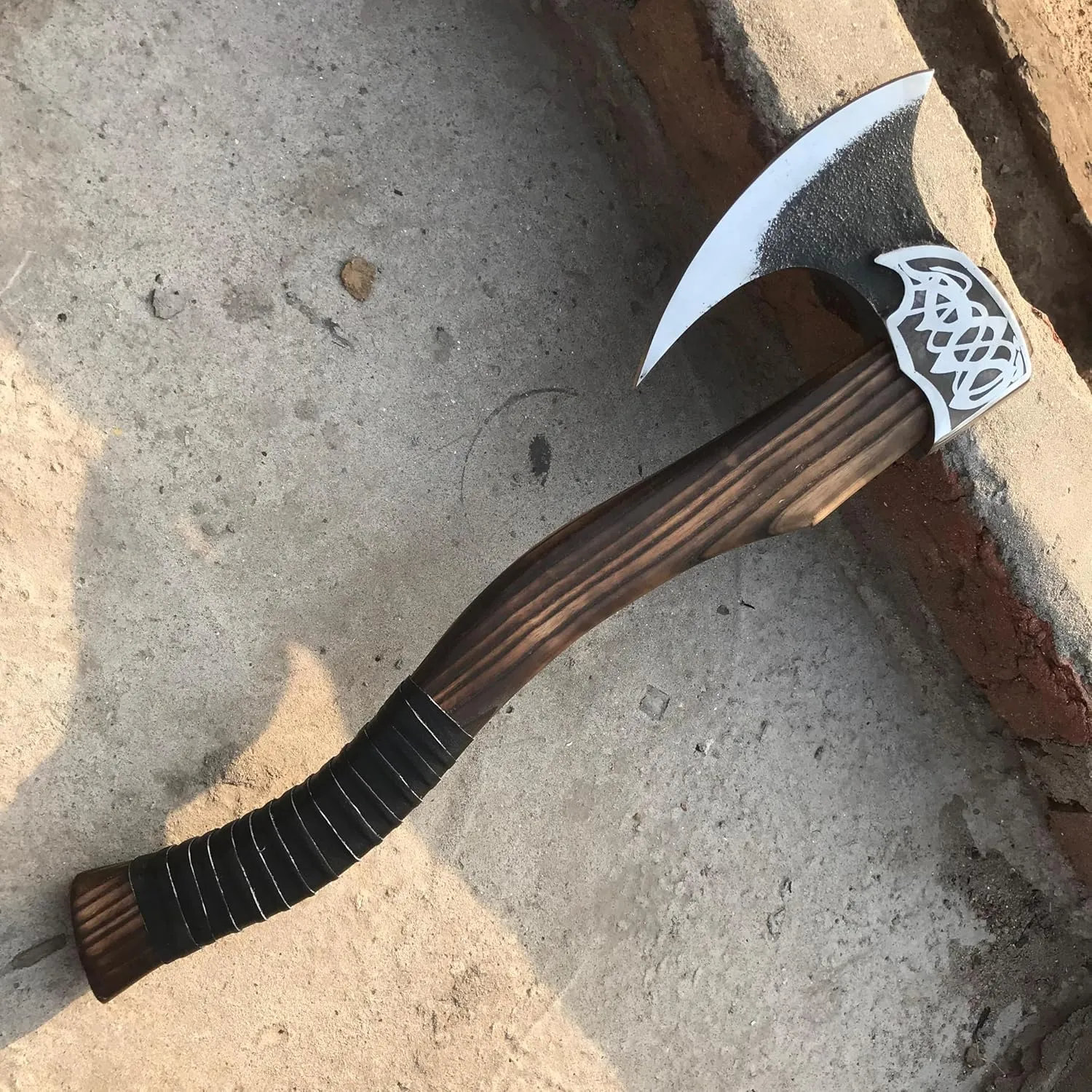 [MDM King Tools] Custom Handmade Viking Axe Medieval Ax with Viking Gift, Hand Axes, Viking Gifts for Men, Camping Tomahawk, Bearded, Ragnar Axe with Leather Sheath (Ngarzila)
