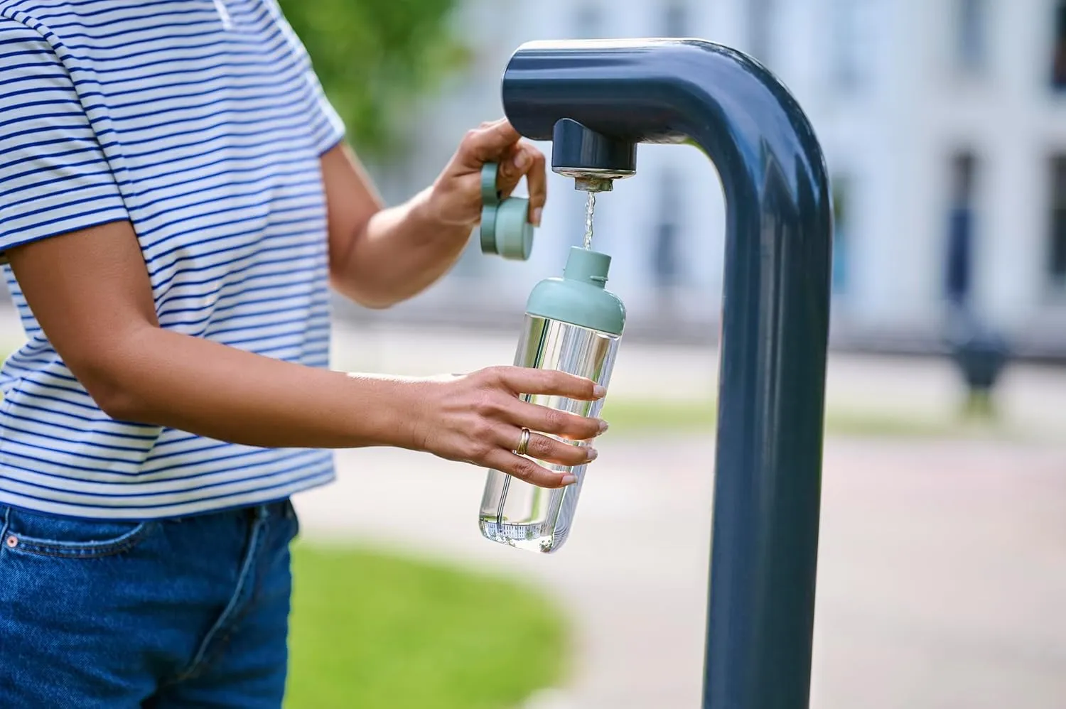 Mepal - Water bottle Vita - Two openings for extra drinking convenience - Refillable drinking bottle - Sports water bottle - 500 ml - Nordic blue