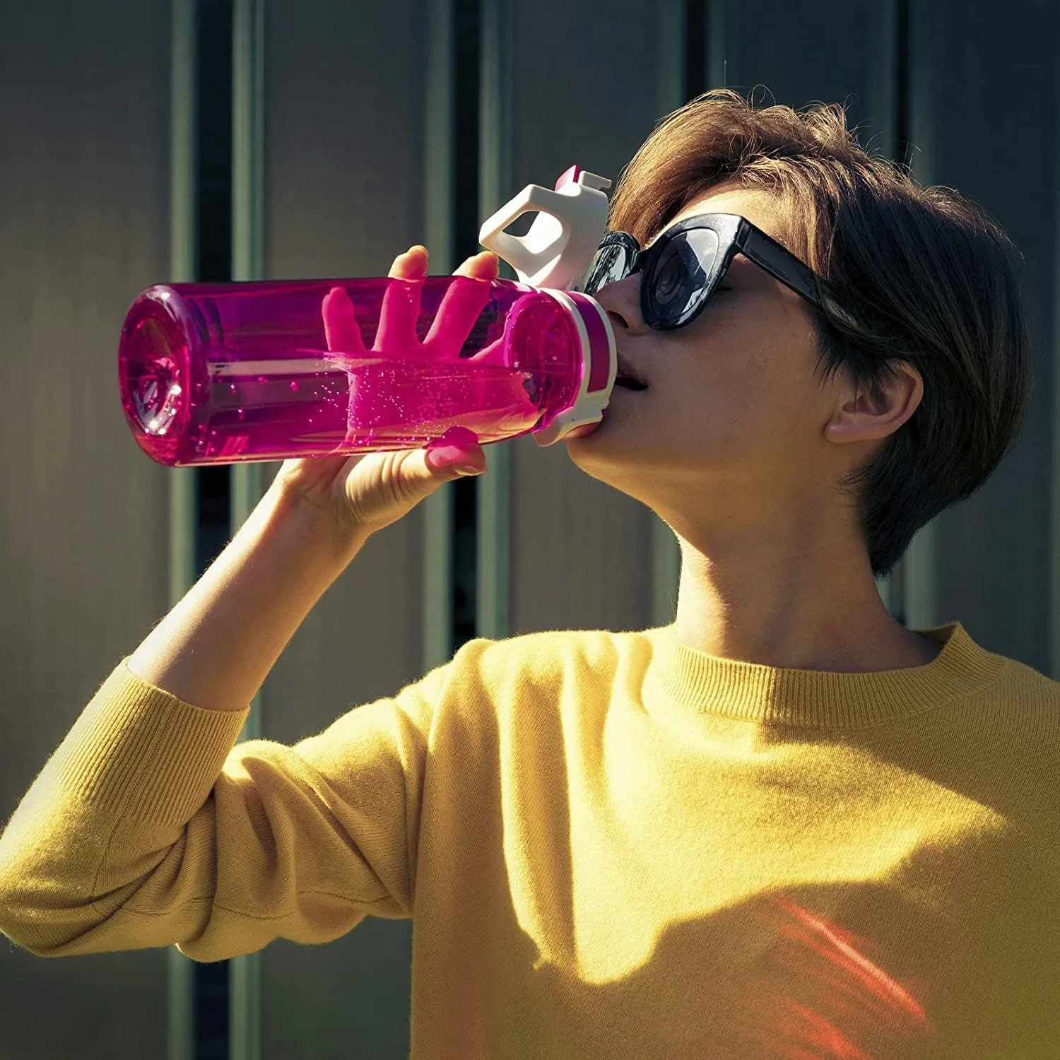 SIGG - Total Color - Refillable Sports Water Bottle - Tritan - Carbonated Drinks - Dishwasher Safe - BPA Free 20Oz, 34Oz