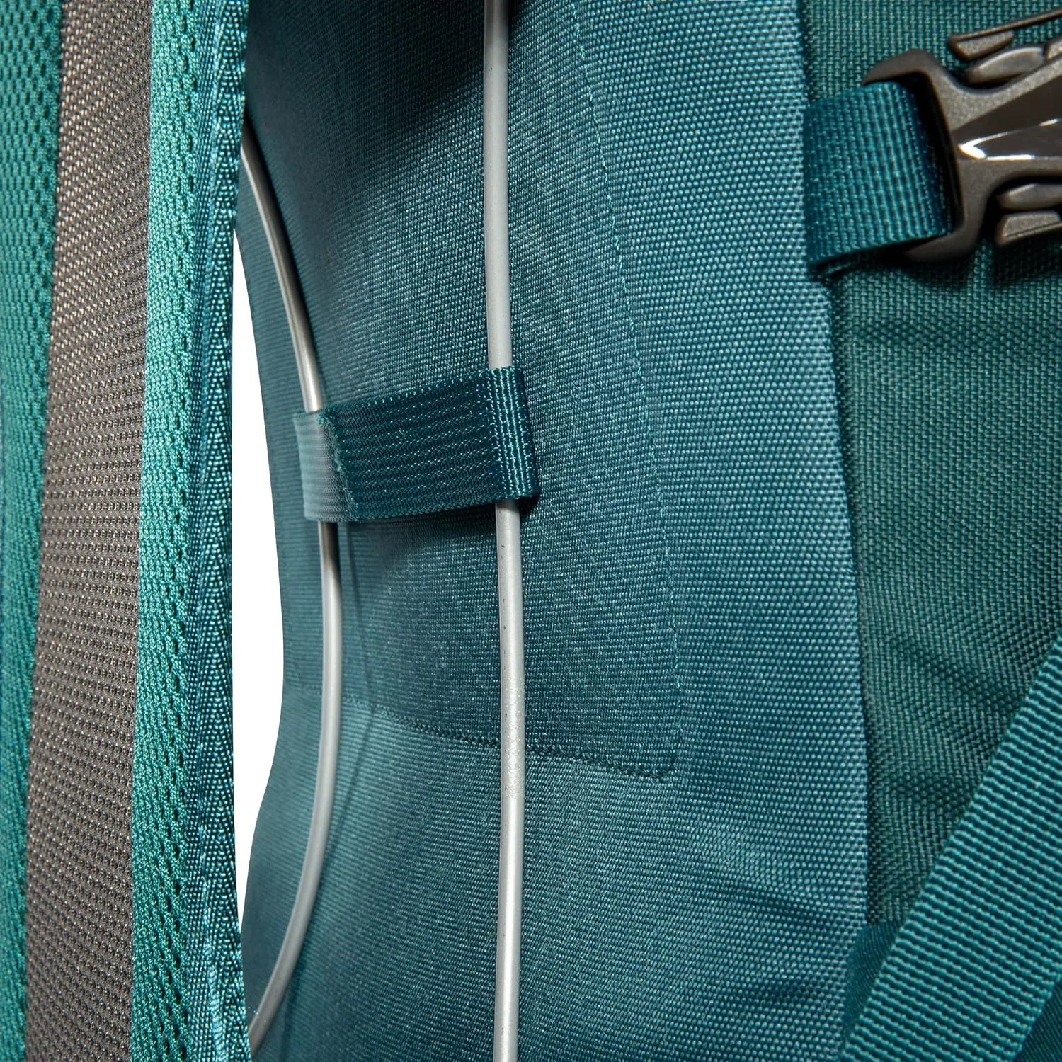 Tatonka Hiking Backpack with 32 Litre Volume and Ventilated Back, Teal Green/Jasper, 32 Liter