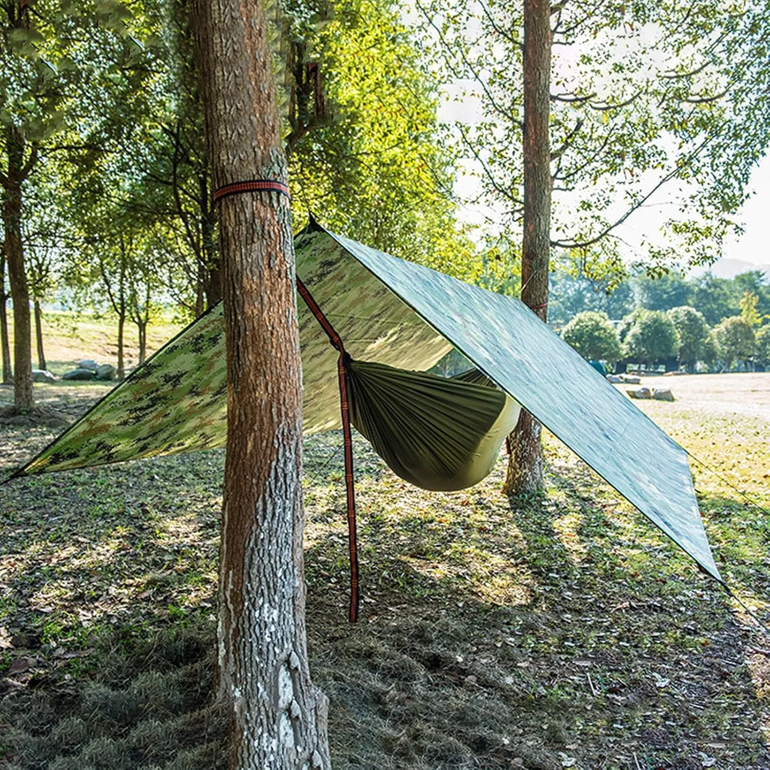 Waterproof Camping Tarp Tent UV-Resistant Multifunctional Camping Tarp Hammock Rain Fly Simple Installation Compact Tent Tarp Outdoor Travel Canopy with Nails Kit
